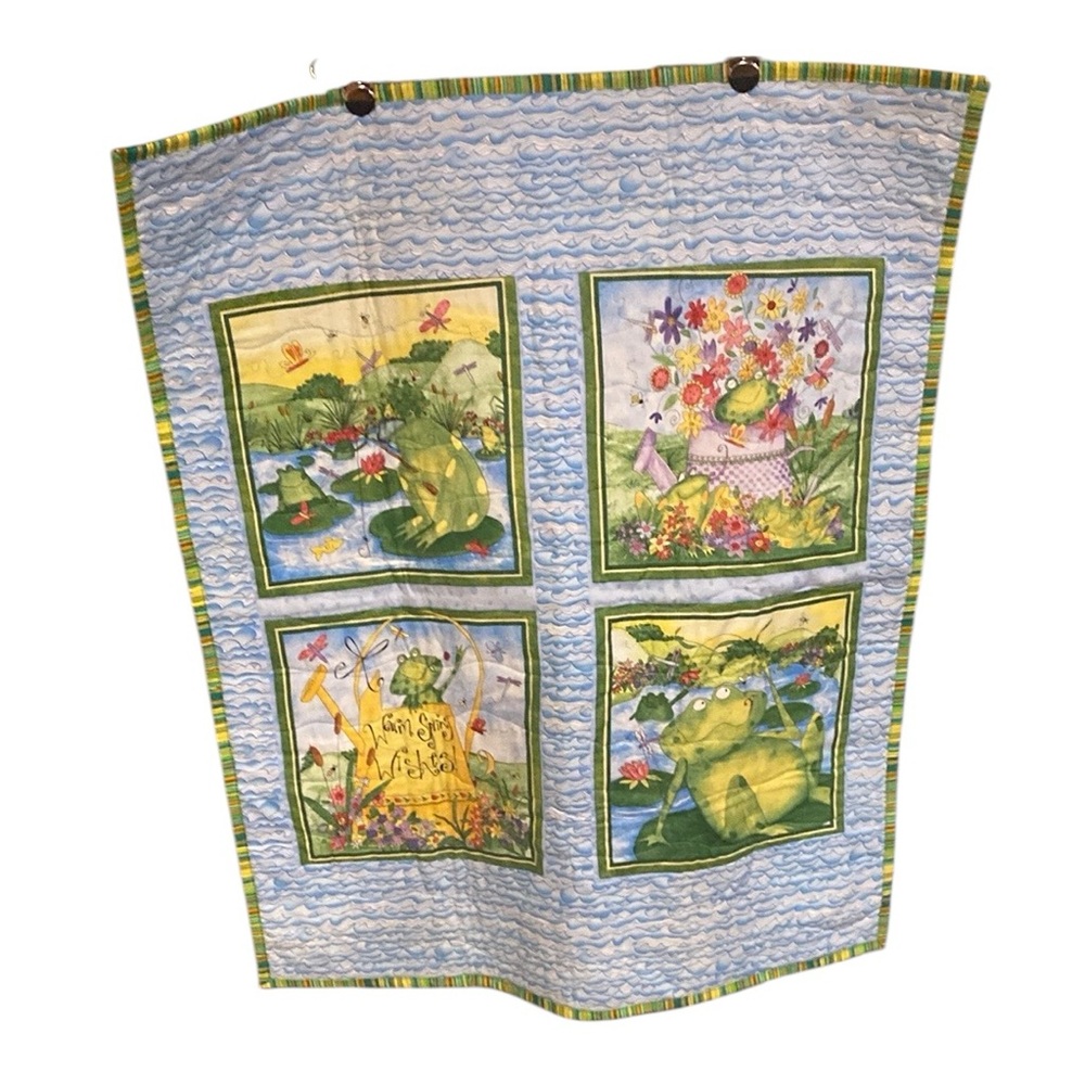 Frog Quilt Whimsical Frog Designs 30”W x 36”L Machine Stitched